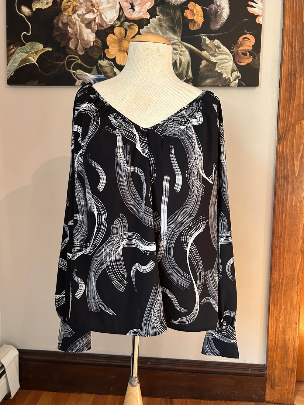 Nine West Black V Neck Blouse with White Abstract Swirl Print - Picture 1 of 6